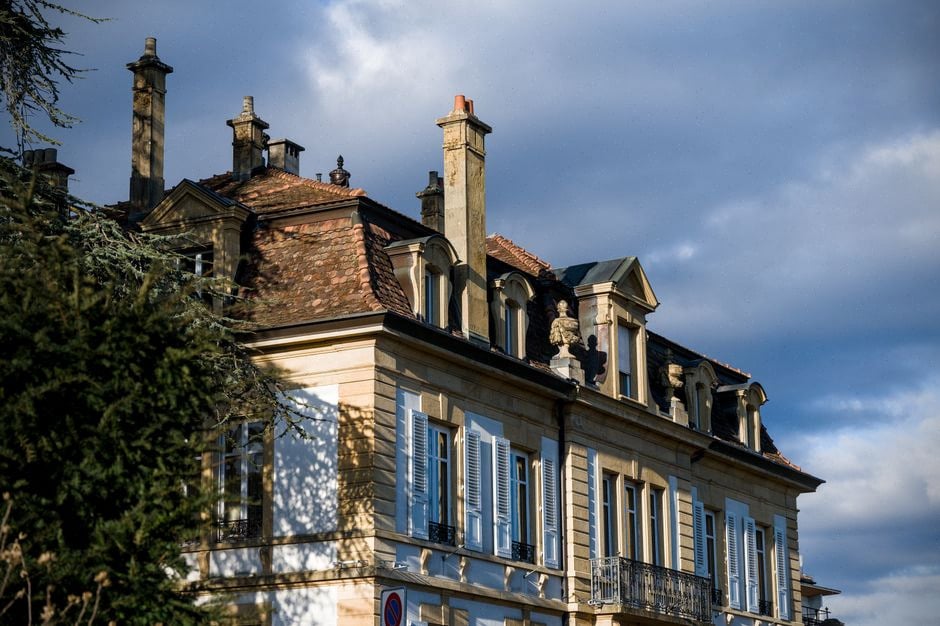 Compteur intelligent mesurant la production solaire d’un immeuble suisse