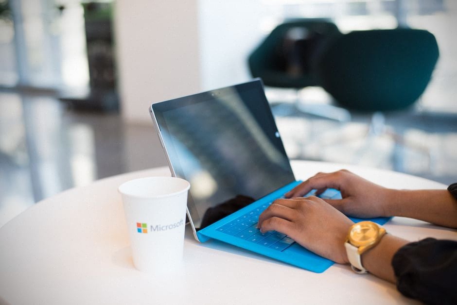 Équipe informatique préparant la migration vers Microsoft Copilot unifié