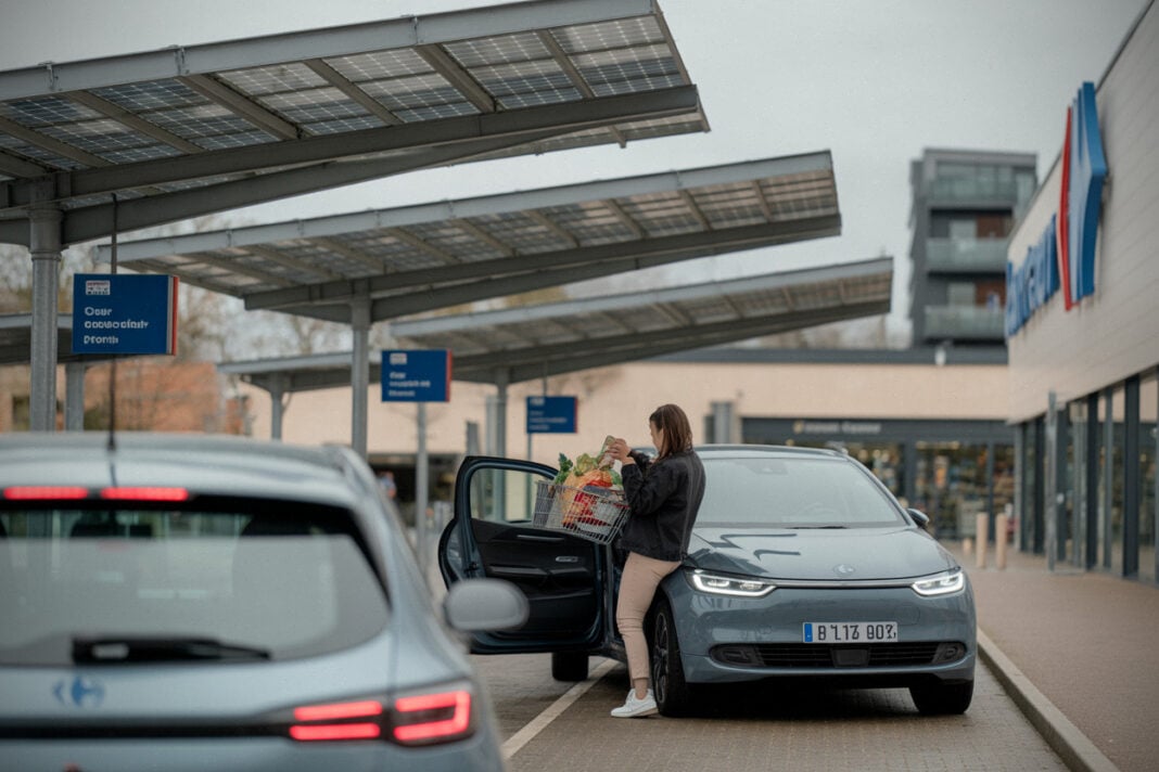 3fa2090376d93f28 2 339 habitants, parking Carrefour couvert d'ombrières photovoltaïques, ce projet solaire surprend Villers-sous-Saint-Leu