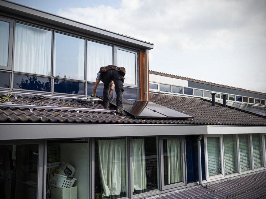 Installation d'un système solaire combiné pour chauffage domestique